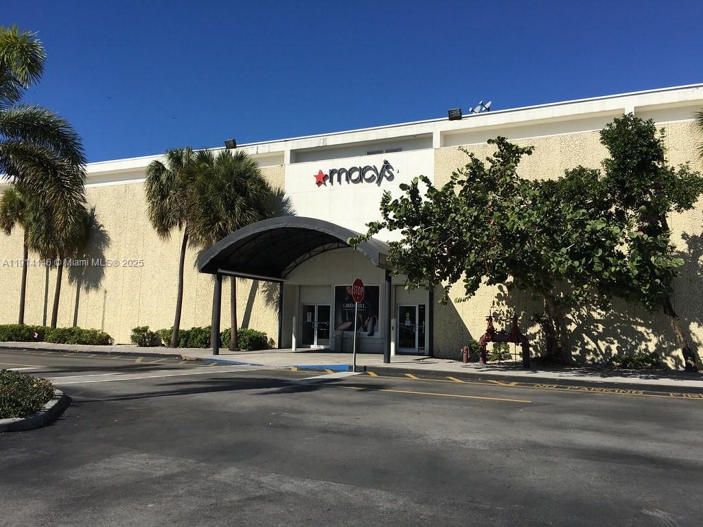 FERRO CONDO B - Residential Lease