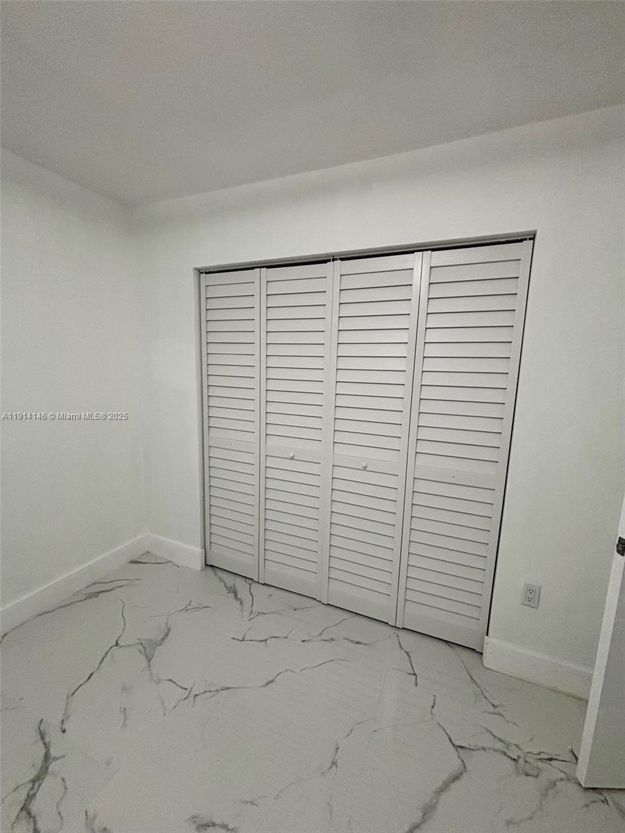 FERRO CONDO B - Residential Lease