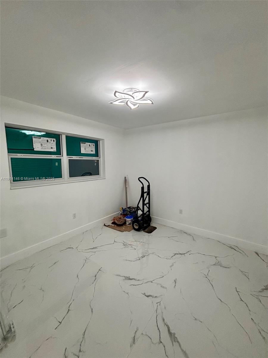 FERRO CONDO B - Residential Lease