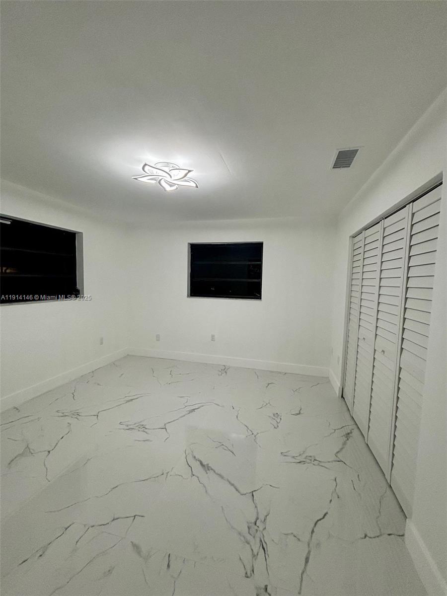 FERRO CONDO B - Residential Lease