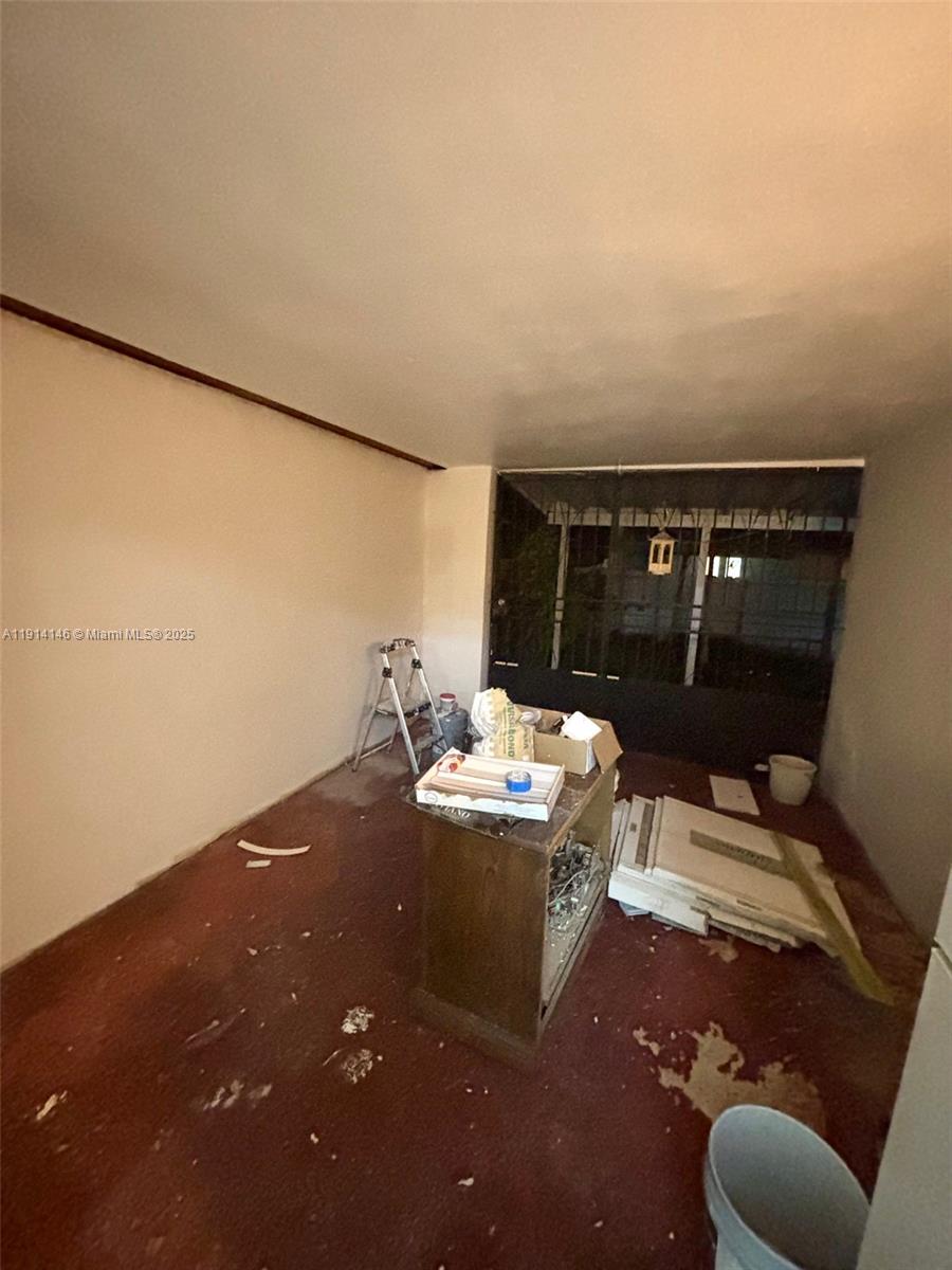 FERRO CONDO B - Residential Lease