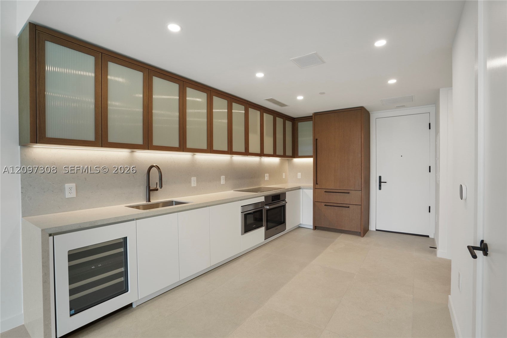 2200 Brickell Ave 306