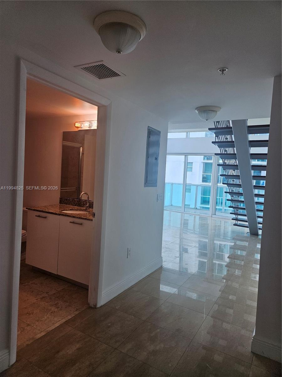 BRICKELL ON THE RIVER S T - Residential Lease