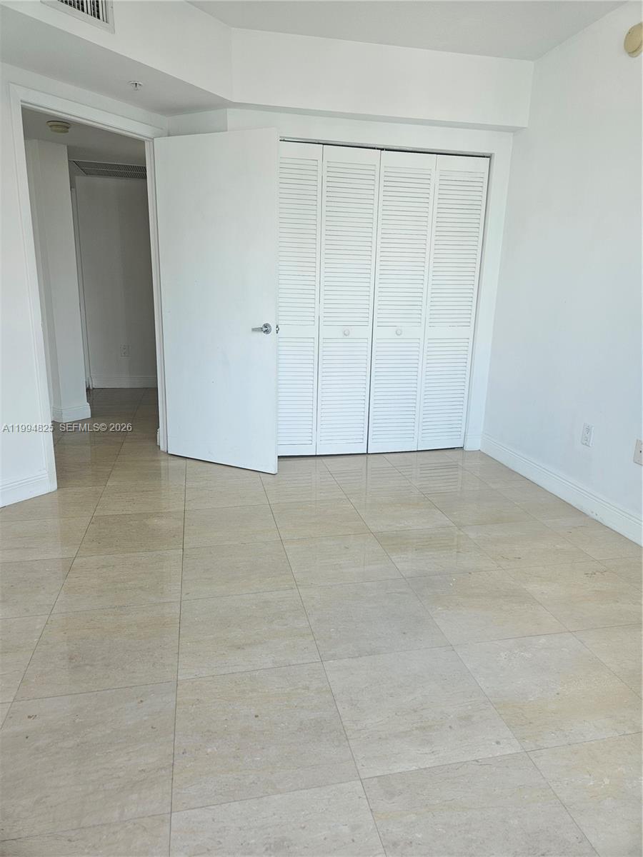 BRICKELL ON THE RIVER S T - Residential Lease