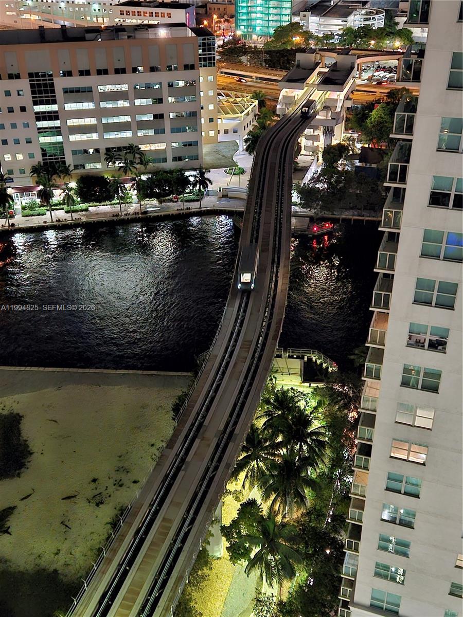 BRICKELL ON THE RIVER S T - Residential Lease