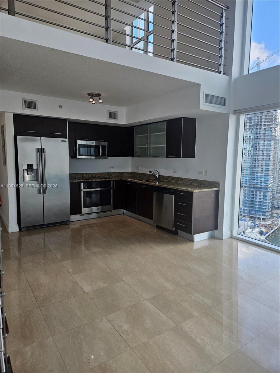 BRICKELL ON THE RIVER S T - Residential Lease