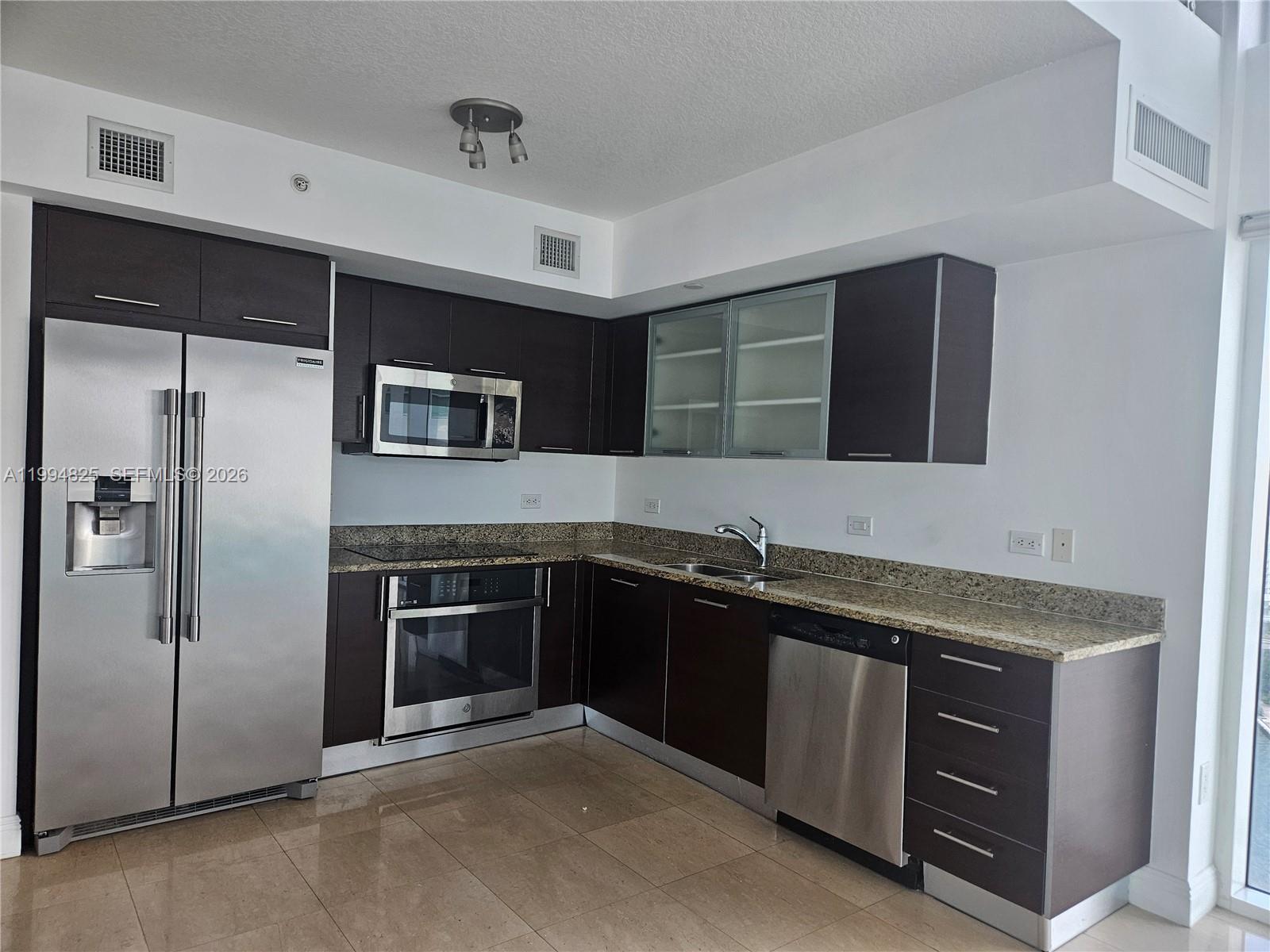 BRICKELL ON THE RIVER S T - Residential Lease