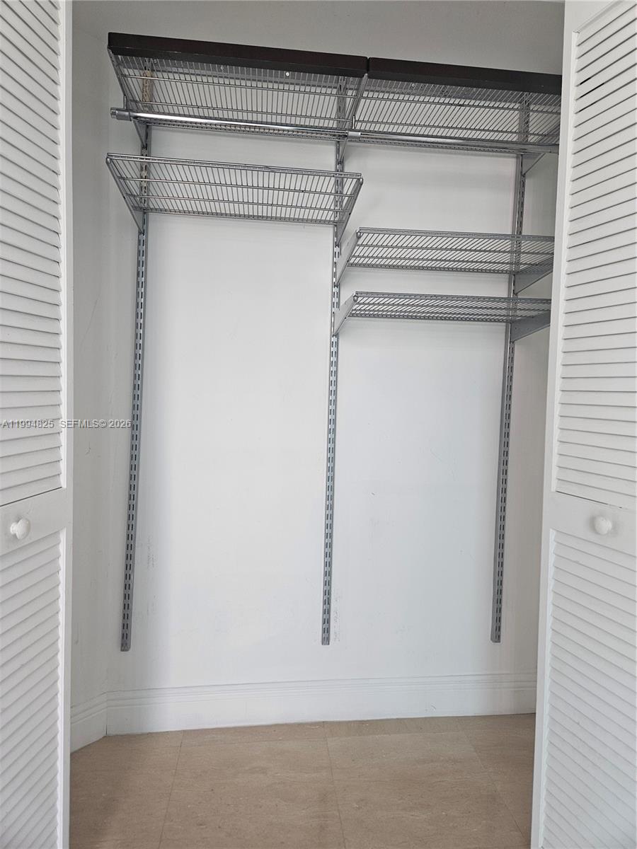 BRICKELL ON THE RIVER S T - Residential Lease