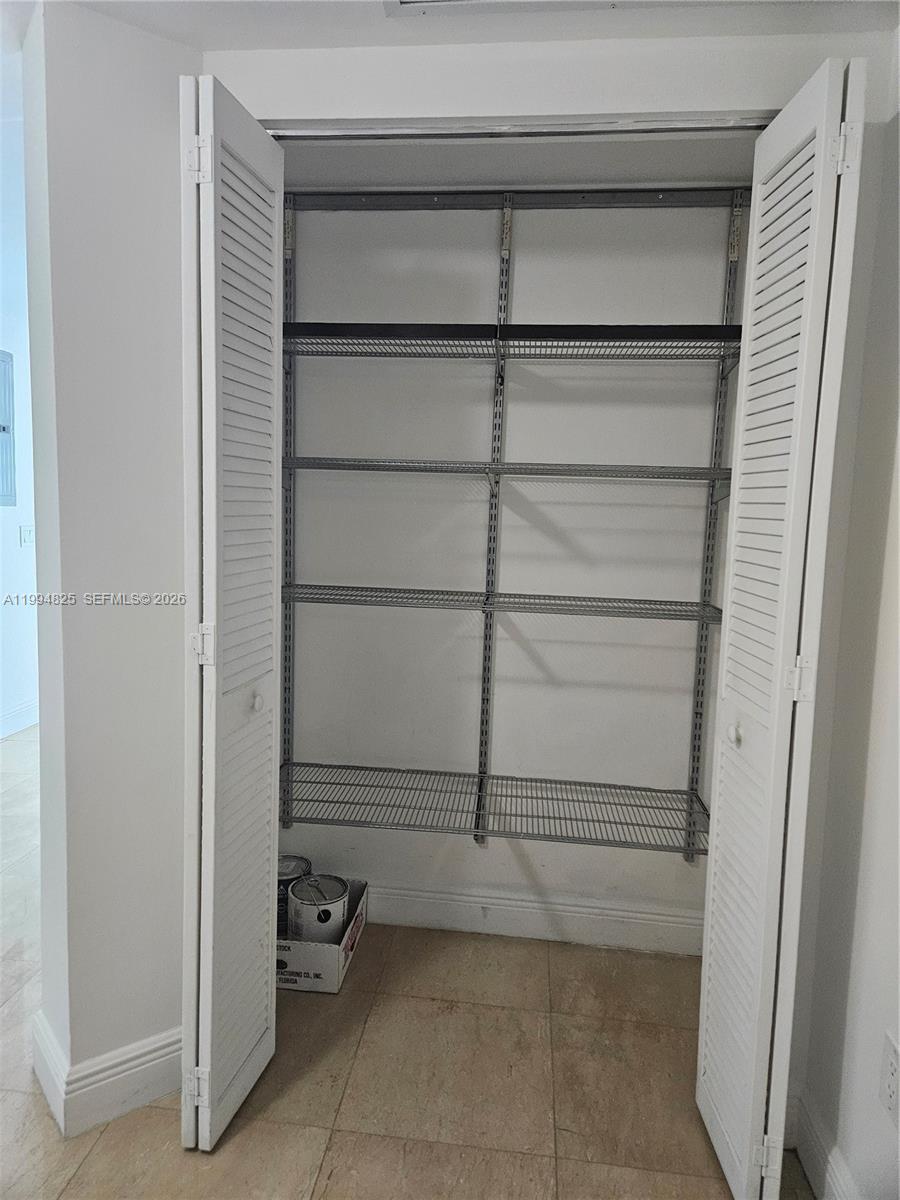 BRICKELL ON THE RIVER S T - Residential Lease