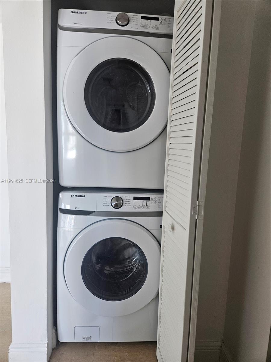 BRICKELL ON THE RIVER S T - Residential Lease