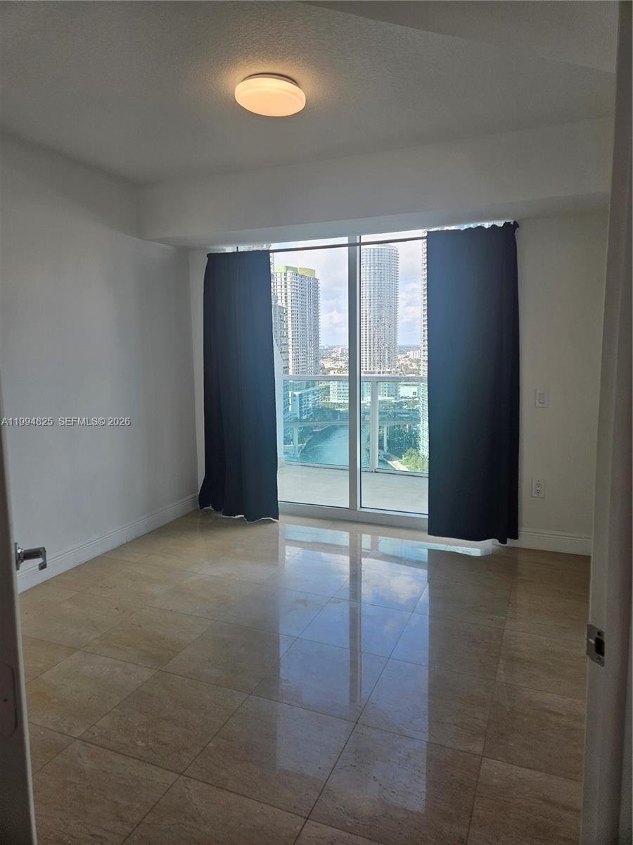 BRICKELL ON THE RIVER S T - Residential Lease