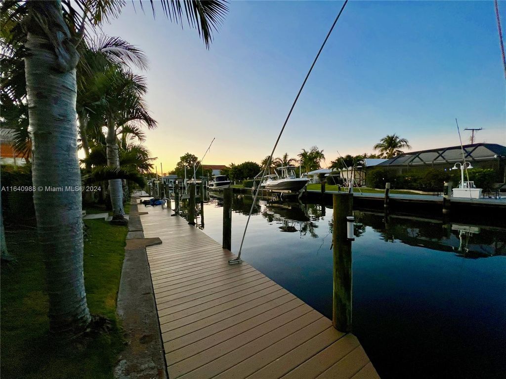 Photo of 947 Isles Rd, Boynton Beach, FL 33435 (MLS # A11640988)