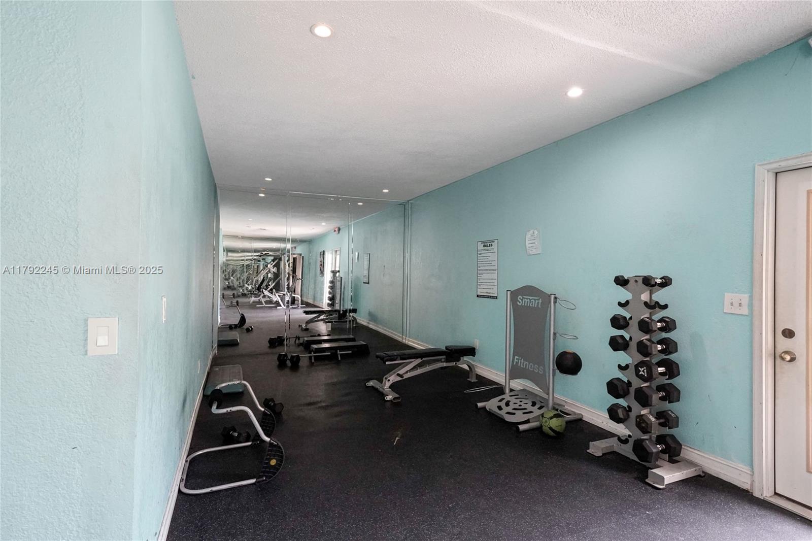 VENETIAN GARDENS AT COUNT - Residential