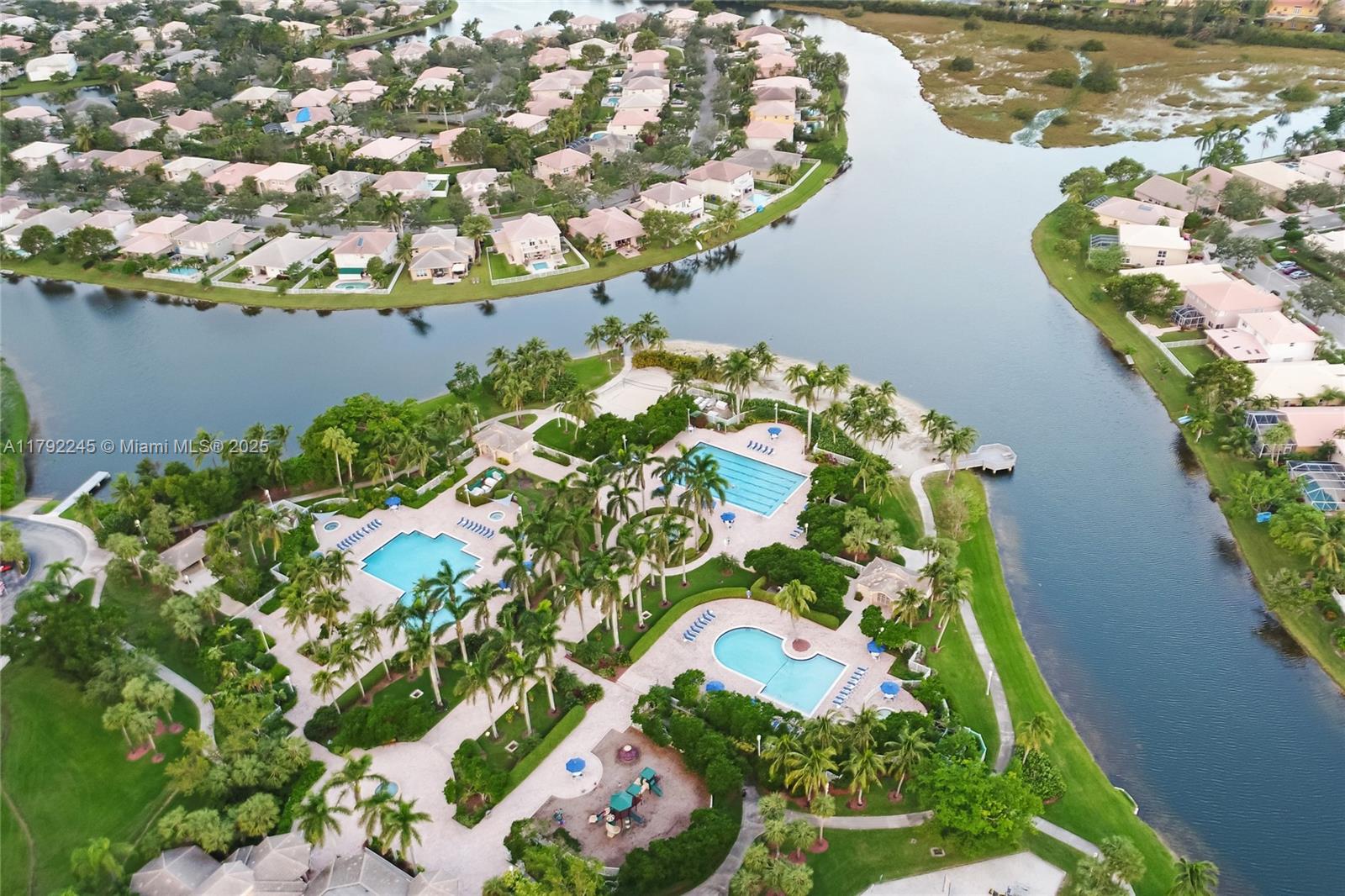 VENETIAN GARDENS AT COUNT - Residential