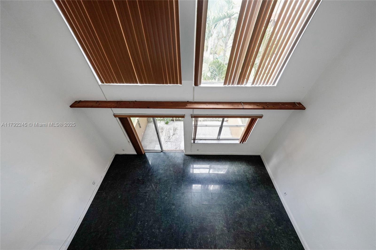 VENETIAN GARDENS AT COUNT - Residential