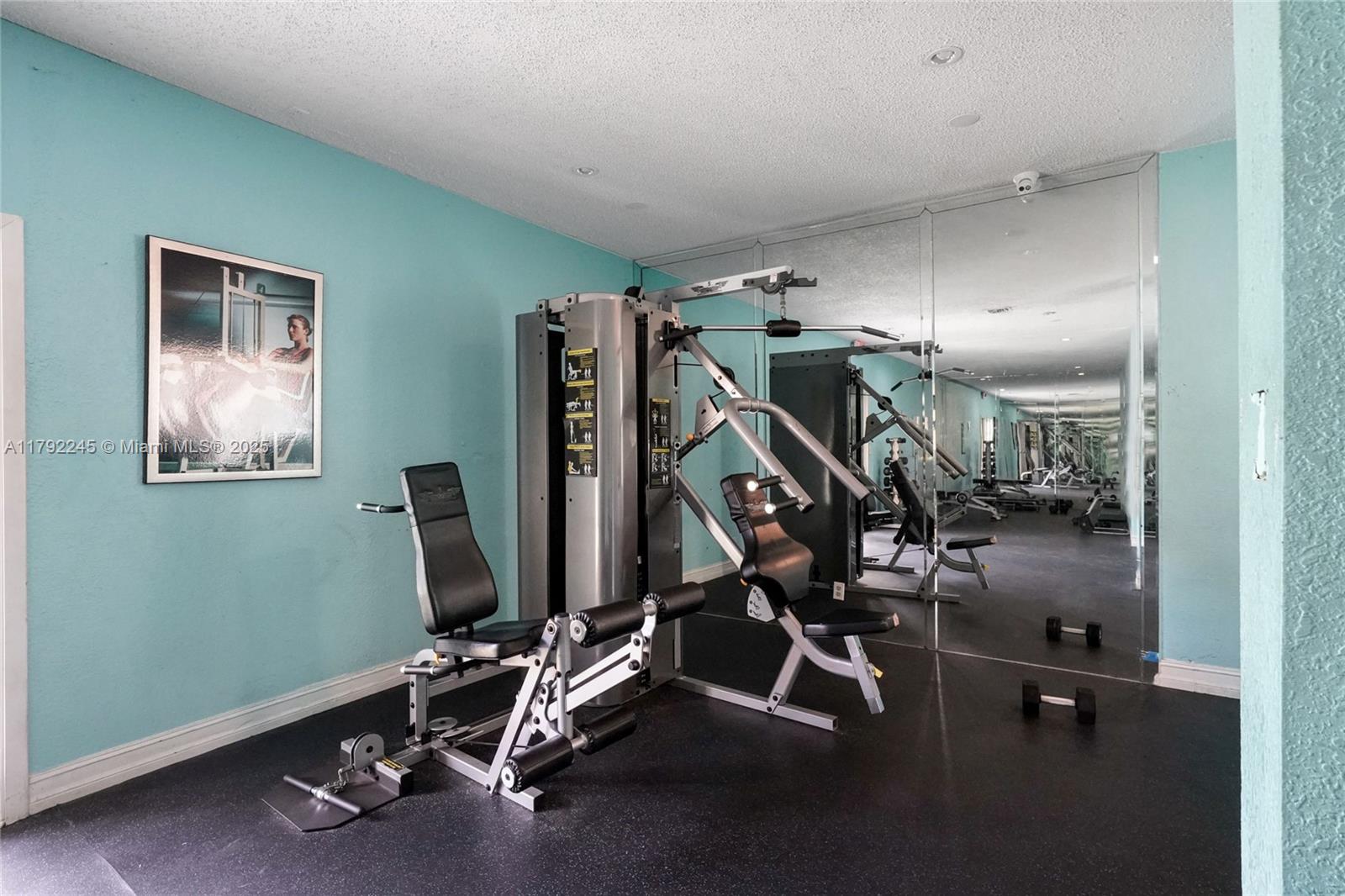 VENETIAN GARDENS AT COUNT - Residential