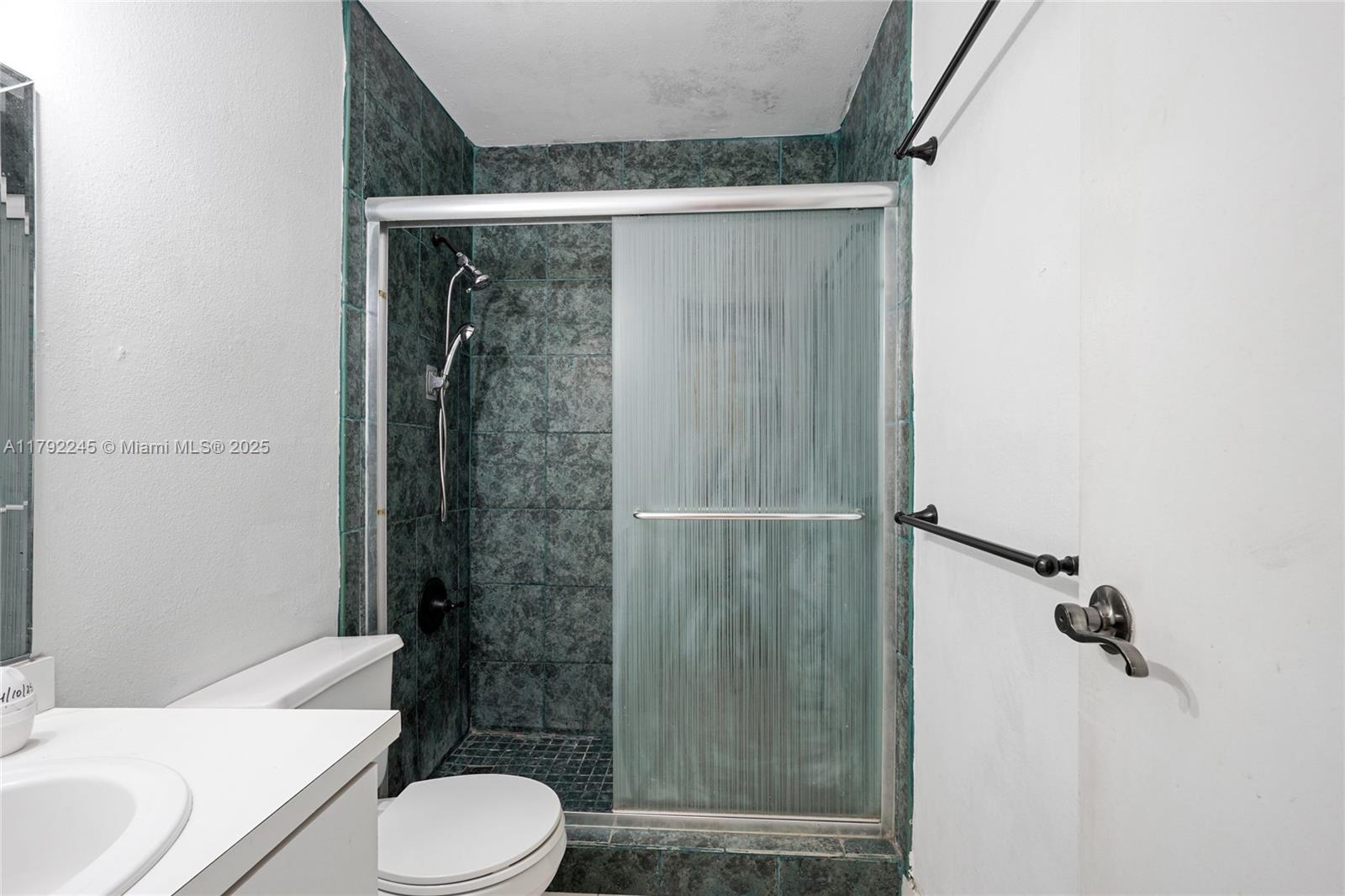 VENETIAN GARDENS AT COUNT - Residential