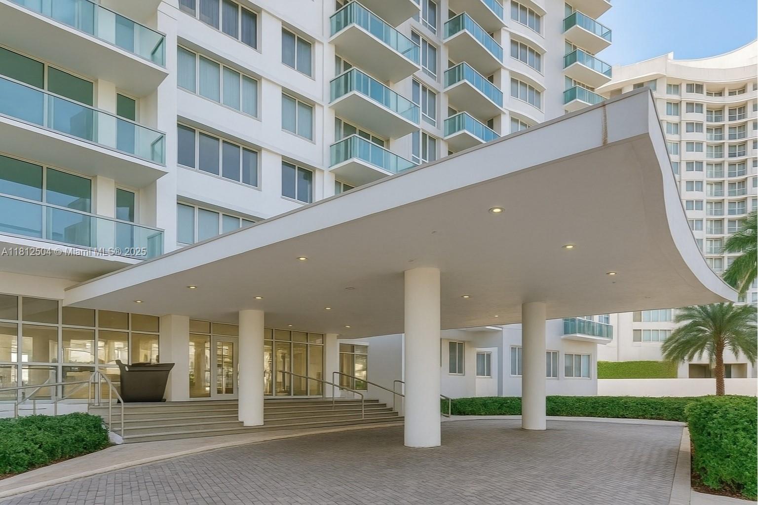 1000 West Ave 807, Miami Beach, Miami-Dade County, Florida - 1 Bedrooms  
1 Bathrooms - 