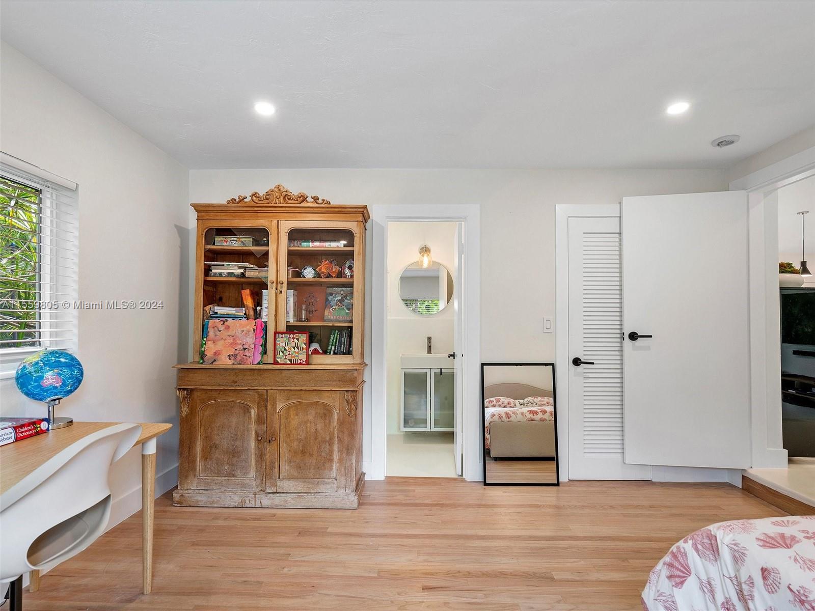 WATERSEDGE - Residential