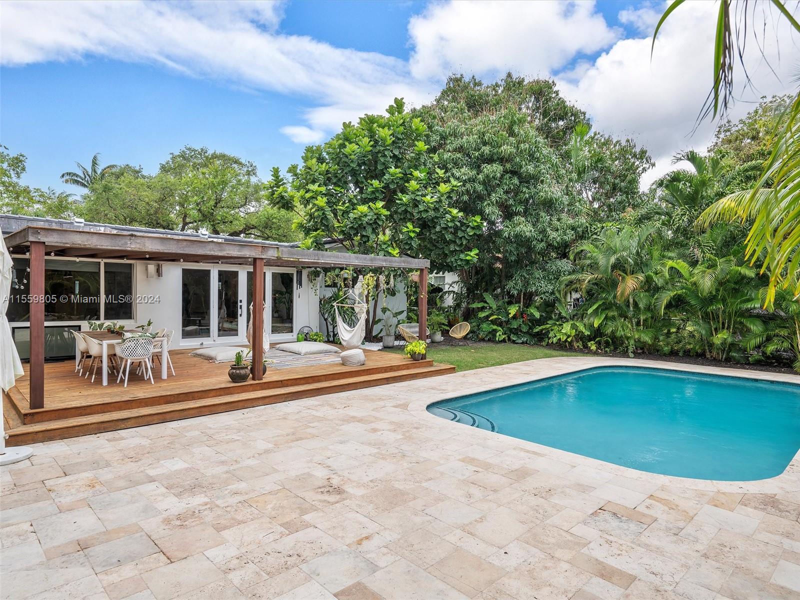 WATERSEDGE - Residential