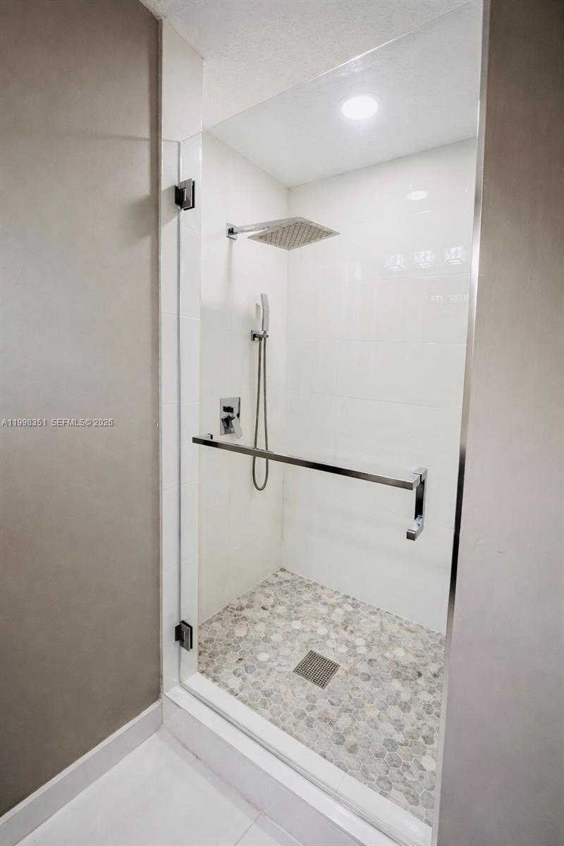 LAKES ON THE GREEN NORTH - Residential