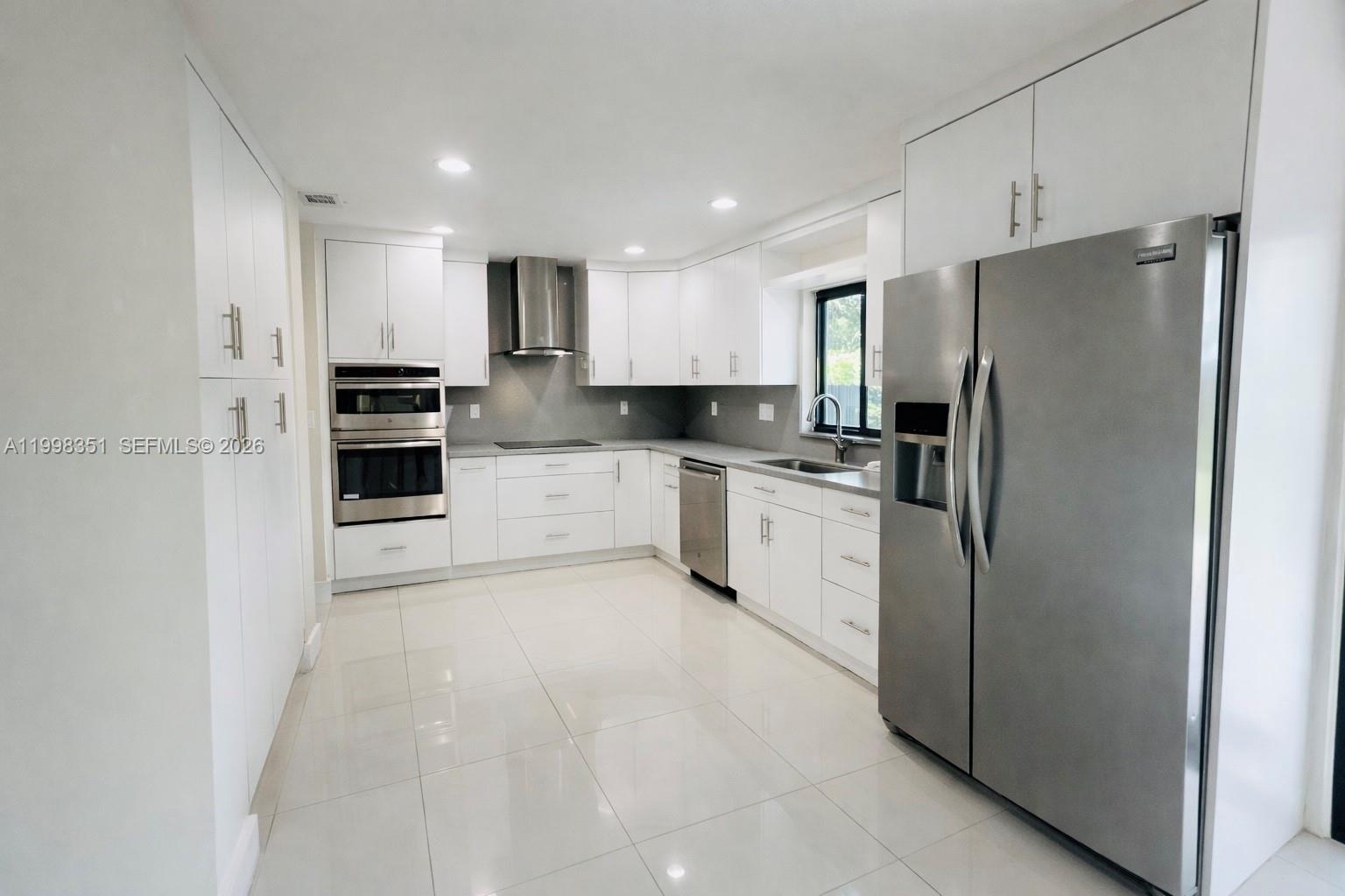 LAKES ON THE GREEN NORTH - Residential