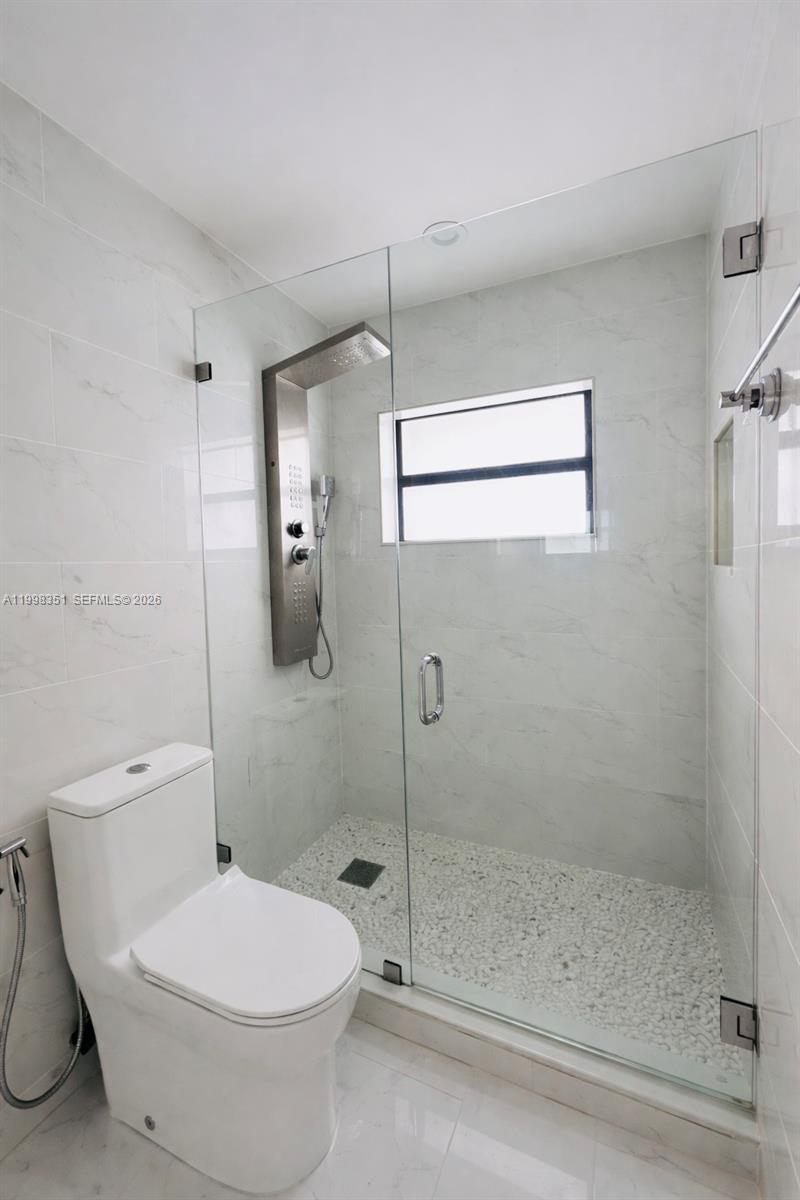 LAKES ON THE GREEN NORTH - Residential