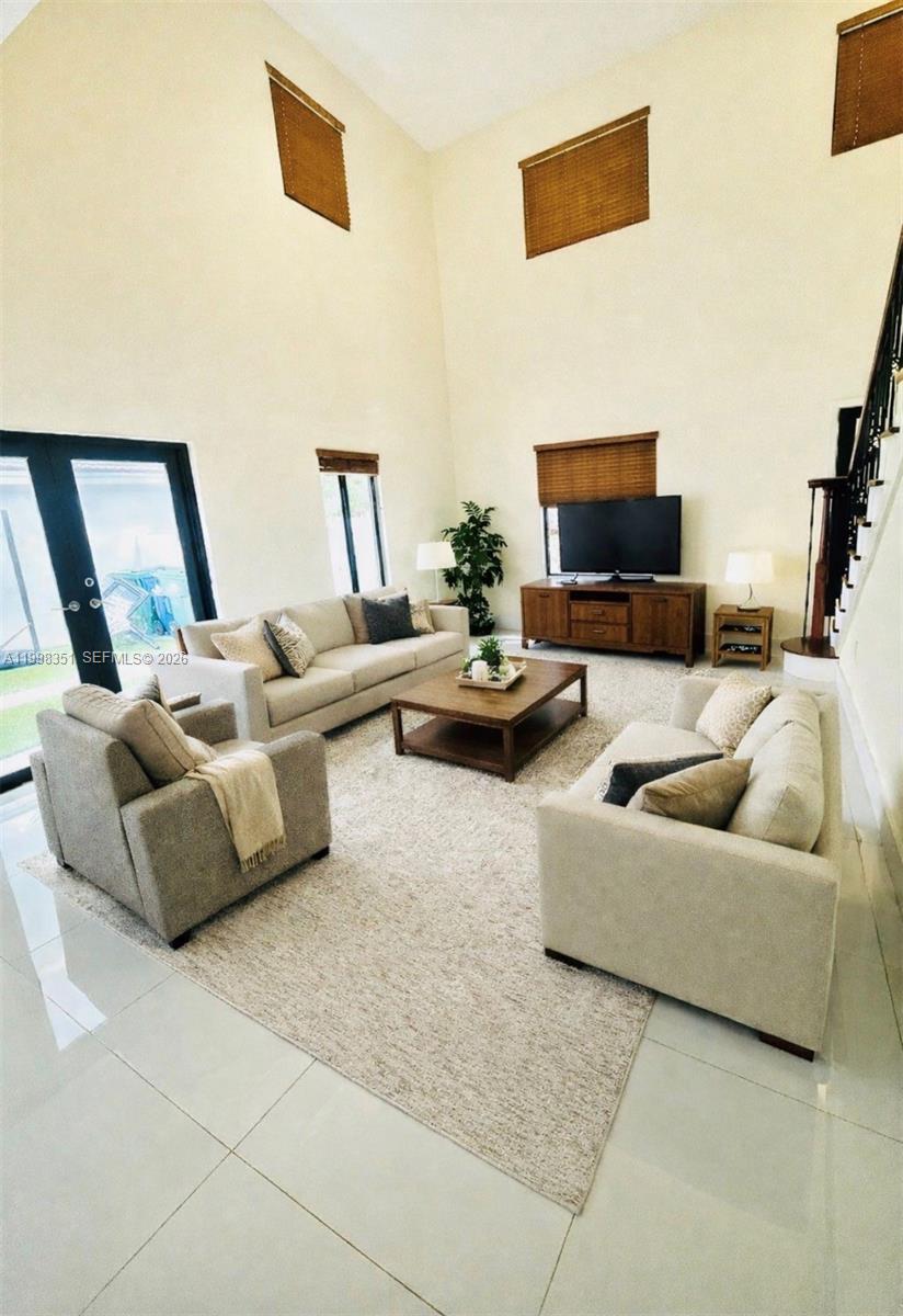 LAKES ON THE GREEN NORTH - Residential