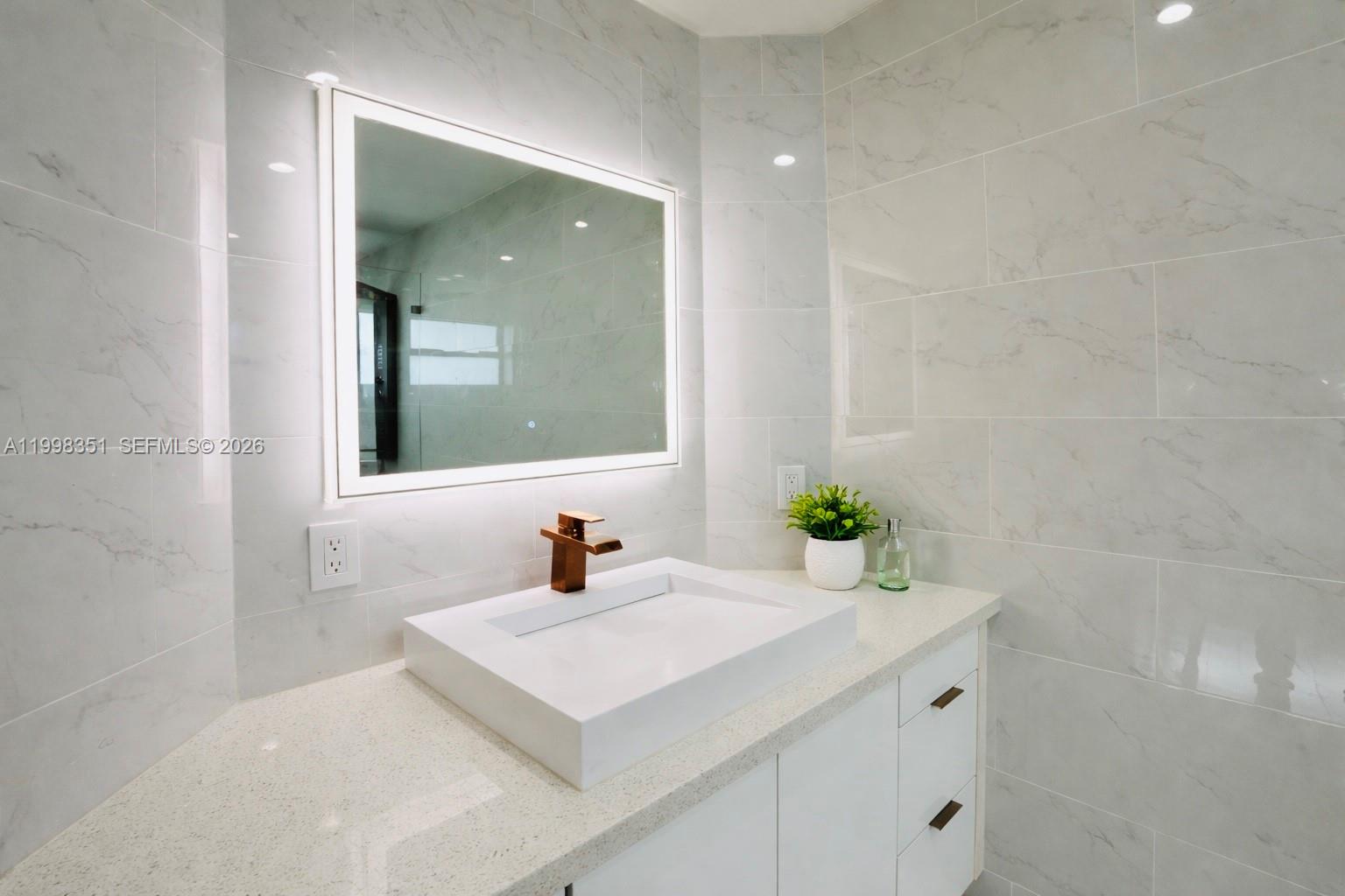 LAKES ON THE GREEN NORTH - Residential