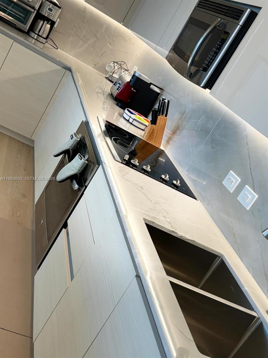 BEACHWALK CONDOMINIUM - Residential