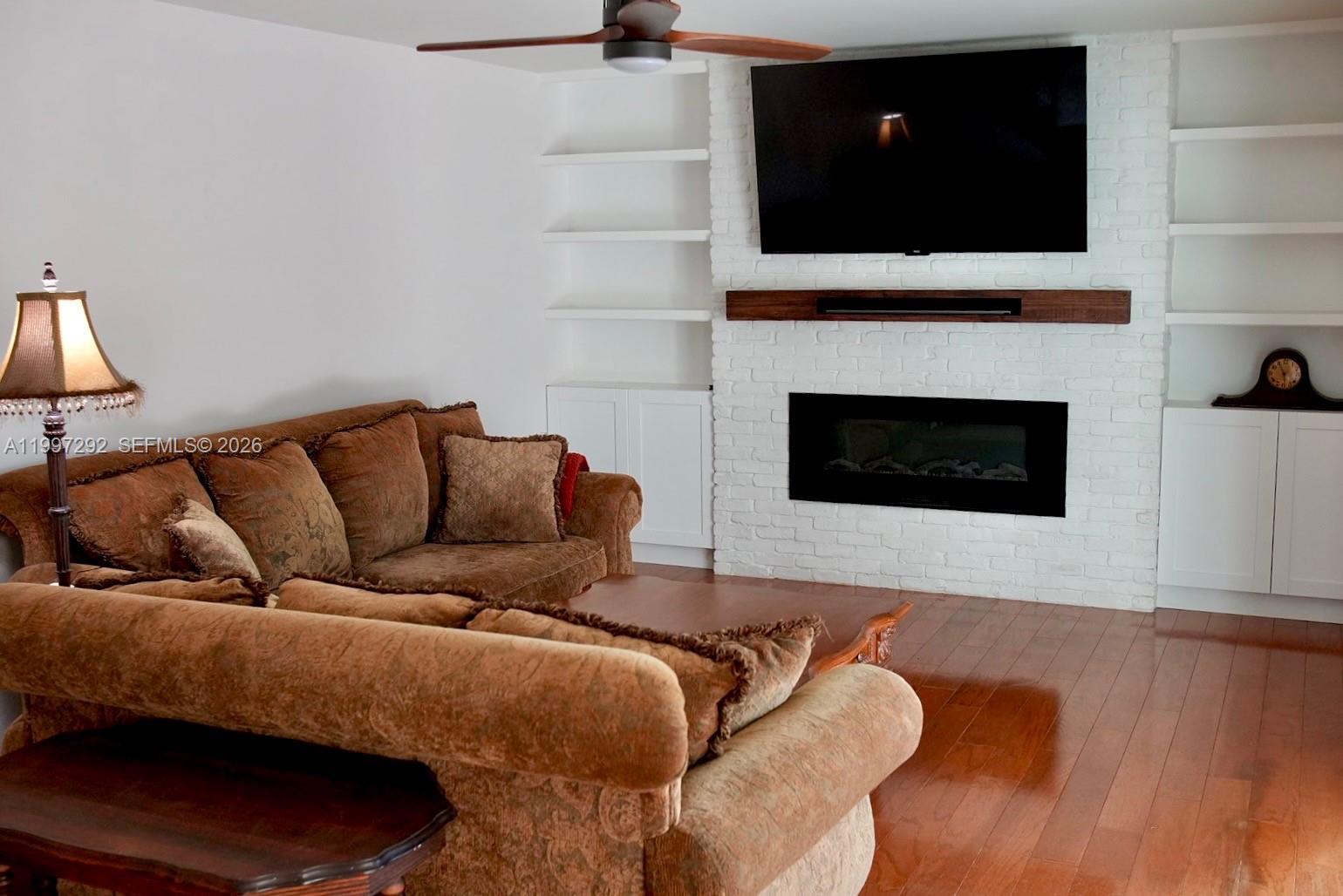 LAGO LUCERNE - Residential