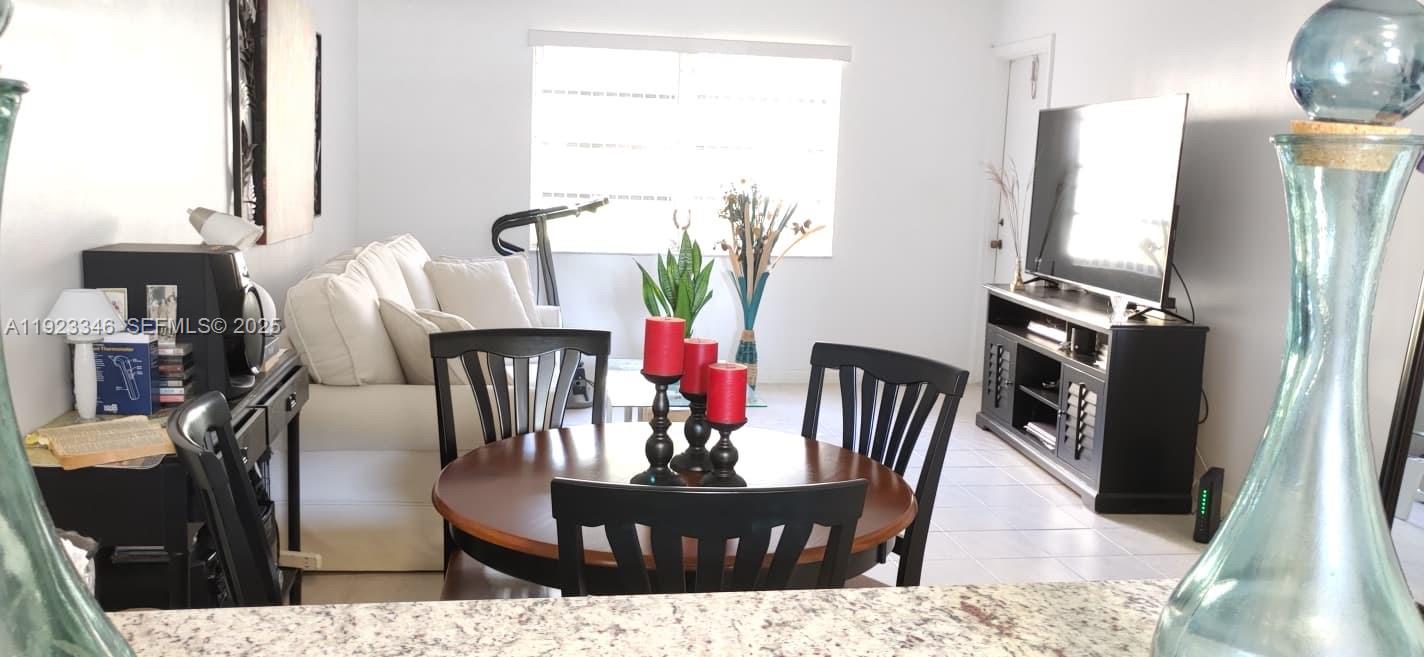 CAMBRIDGE HOUSE WEST - Residential