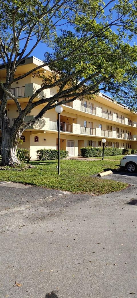 Photo of 351 Cambridge Rd #107, Hollywood, FL 33024 (MLS # A11923346)