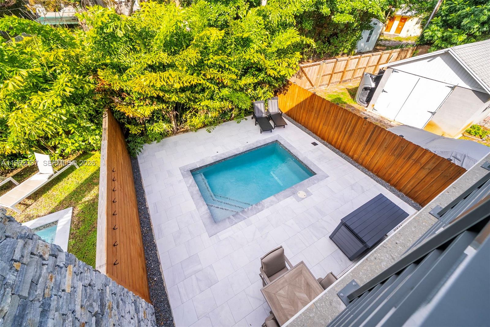 LAUDERDALE - Residential