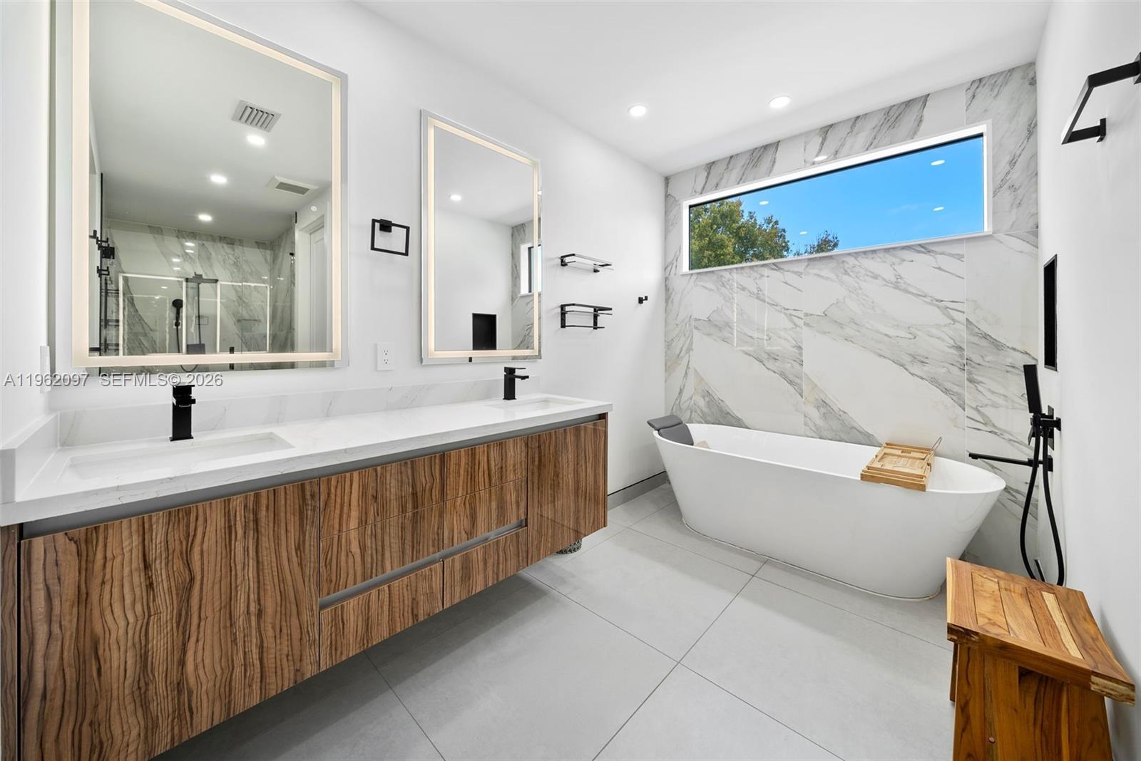 LAUDERDALE - Residential