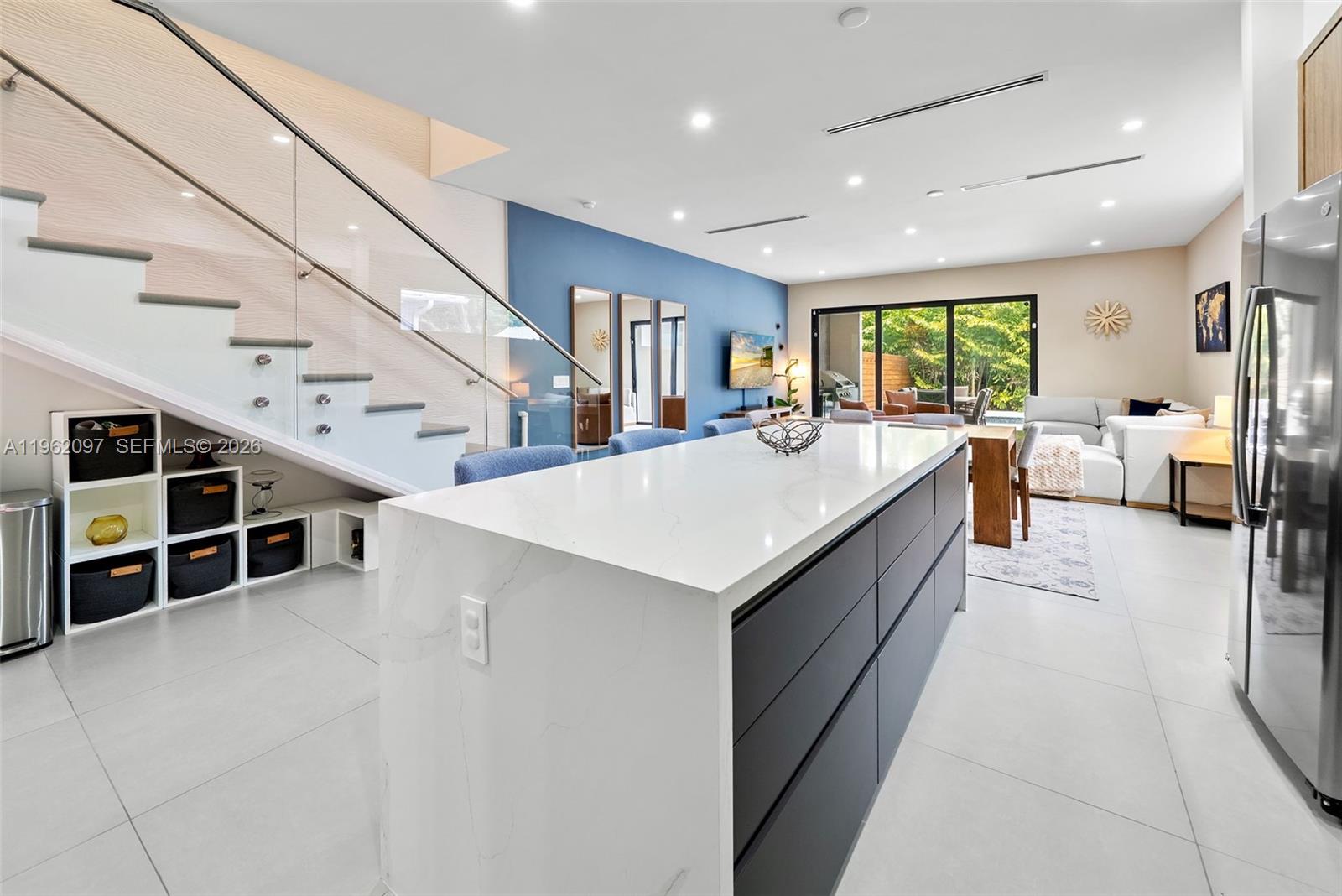 LAUDERDALE - Residential