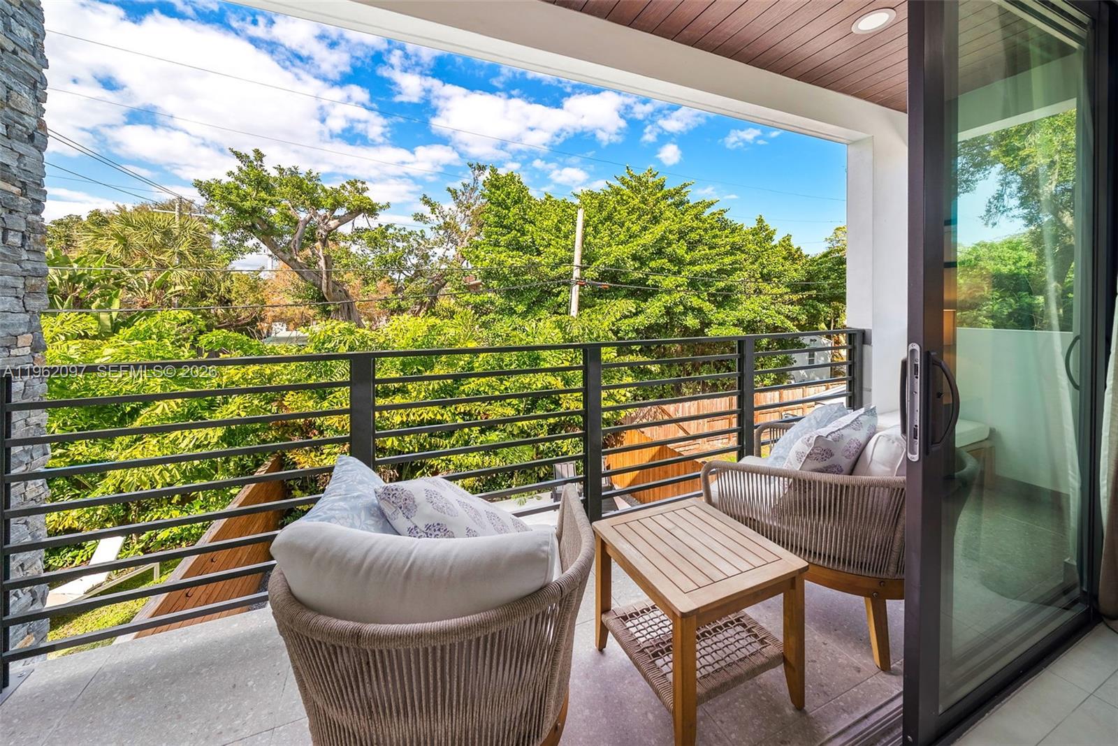 LAUDERDALE - Residential