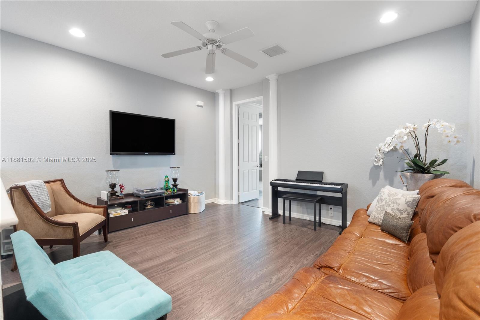 CARRIAGE POINTE TOWNHOMES - Residential