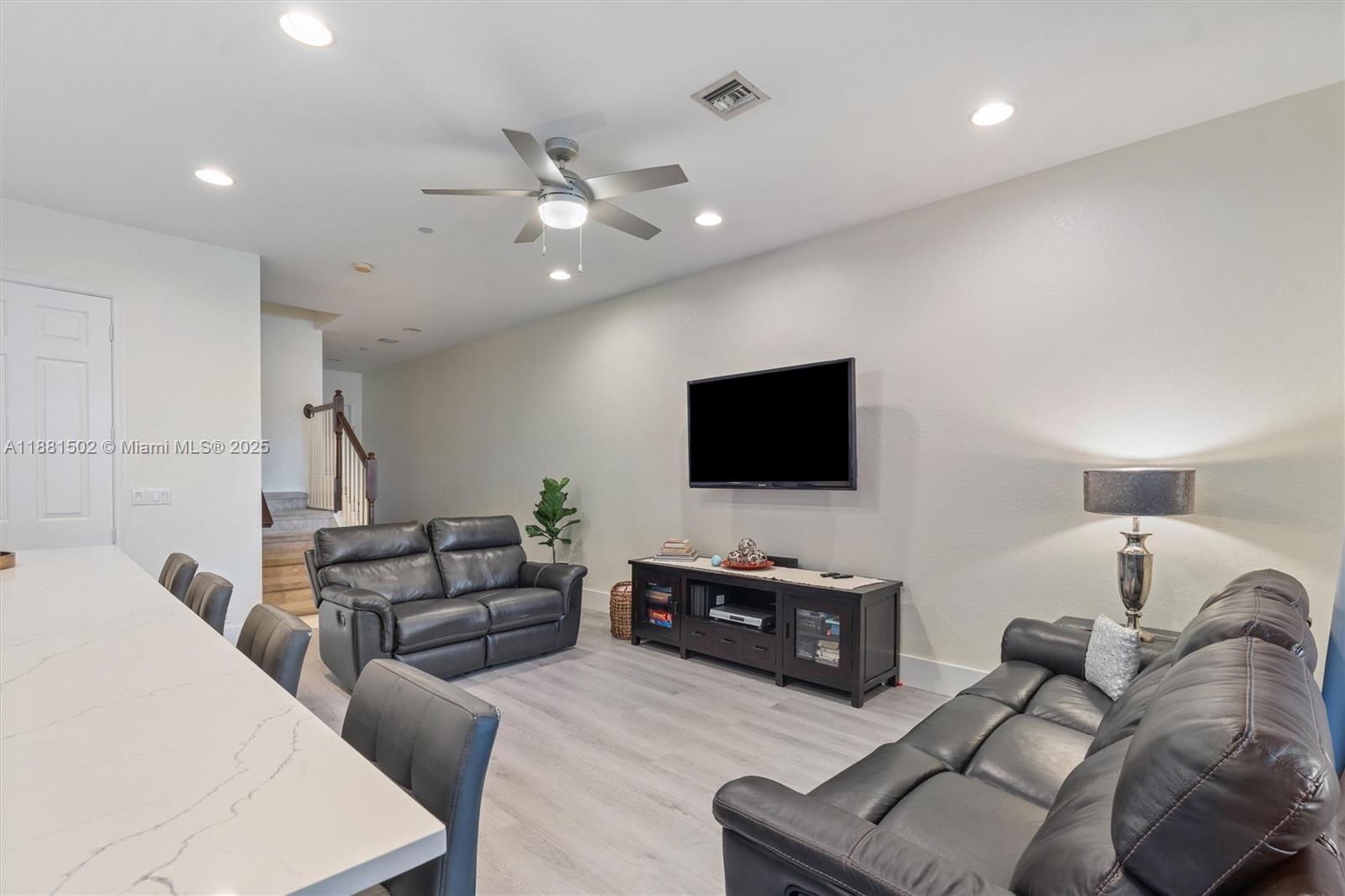12 Nottingham Pl
