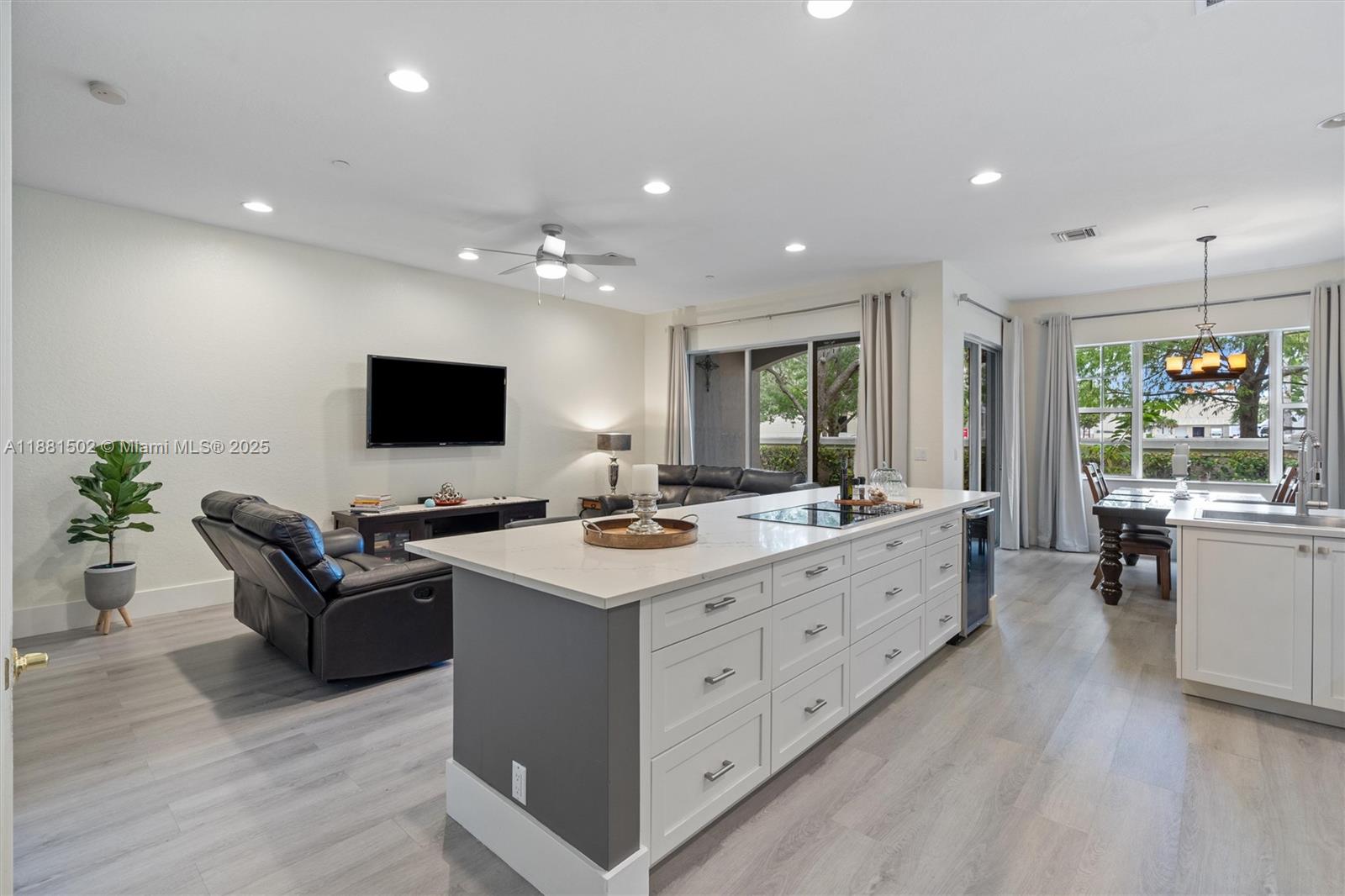 CARRIAGE POINTE TOWNHOMES - Residential