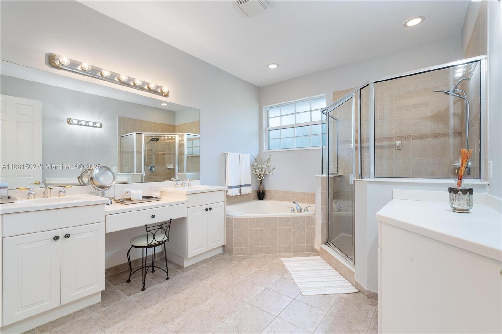 CARRIAGE POINTE TOWNHOMES - Residential