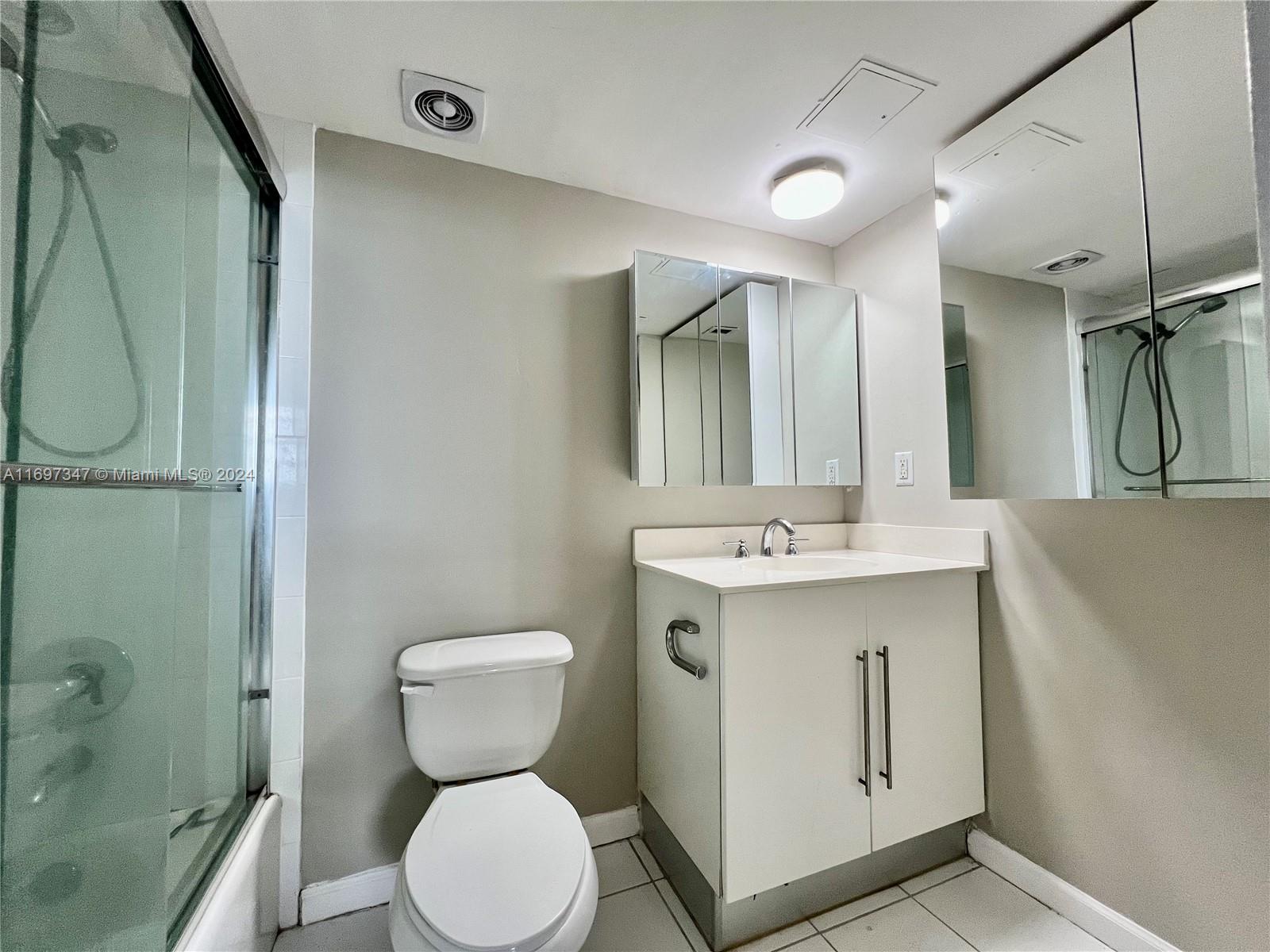 RESIDENCES ON HOLLYWOOD B - Residential