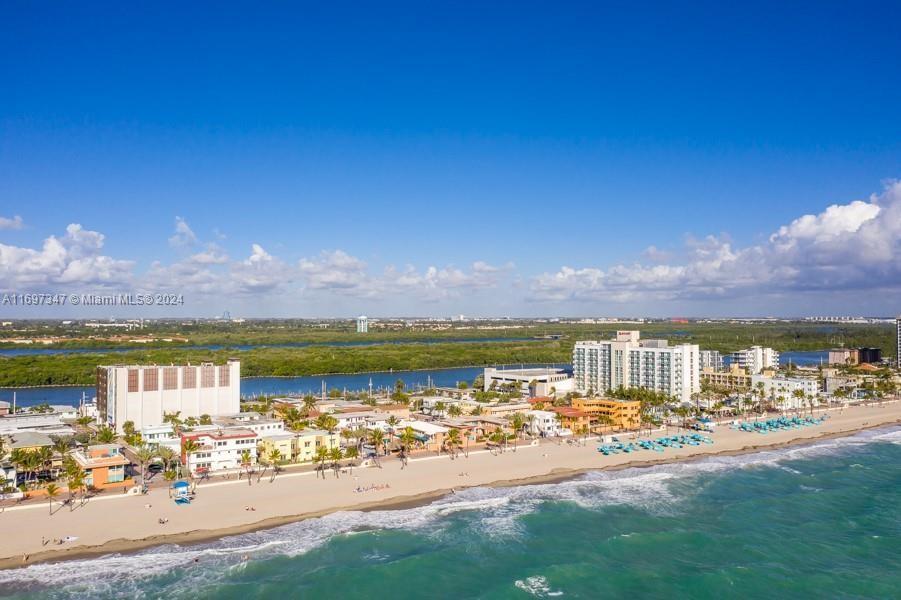 RESIDENCES ON HOLLYWOOD B - Residential