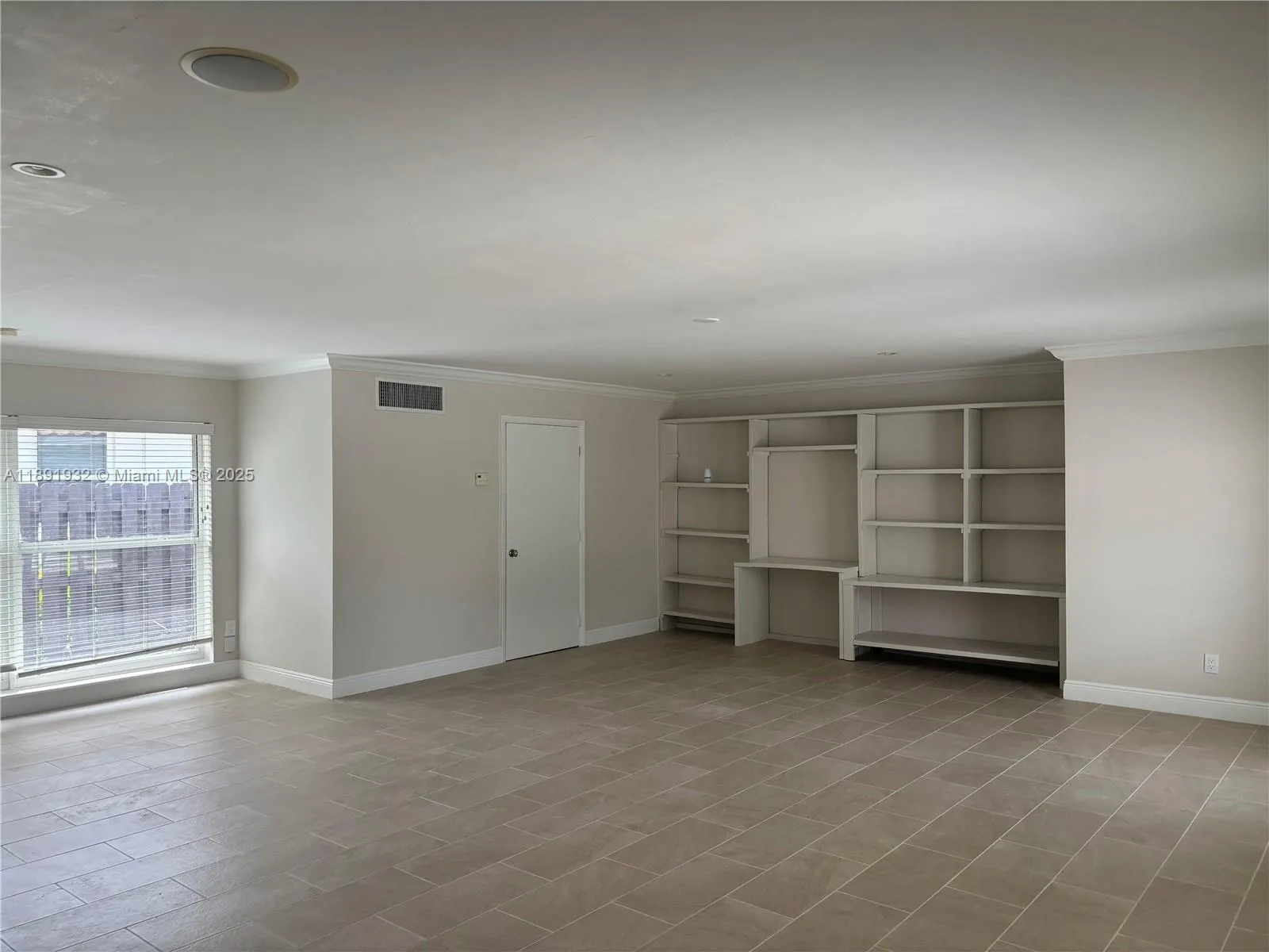 Miami, Florida 33173, United States, 4 Bedrooms Bedrooms, ,2 BathroomsBathrooms,Residential,Active,224107