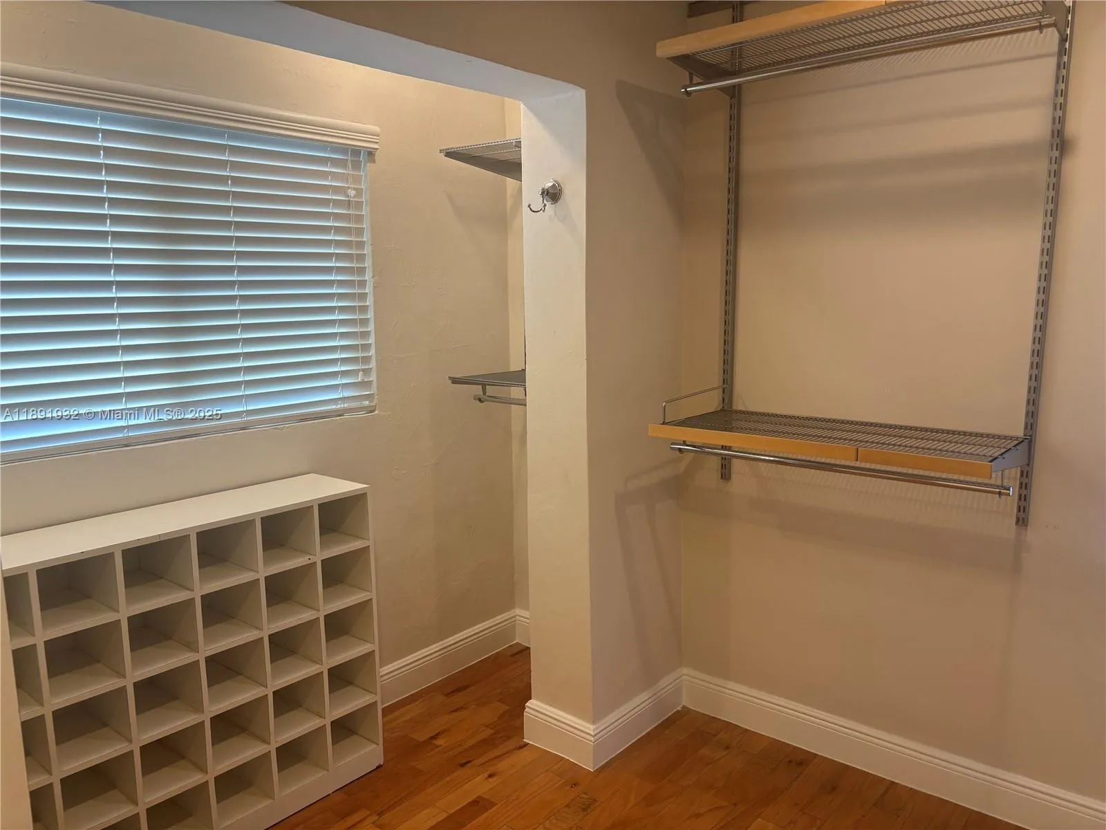 Miami, Florida 33173, United States, 4 Bedrooms Bedrooms, ,2 BathroomsBathrooms,Residential,Active,224107