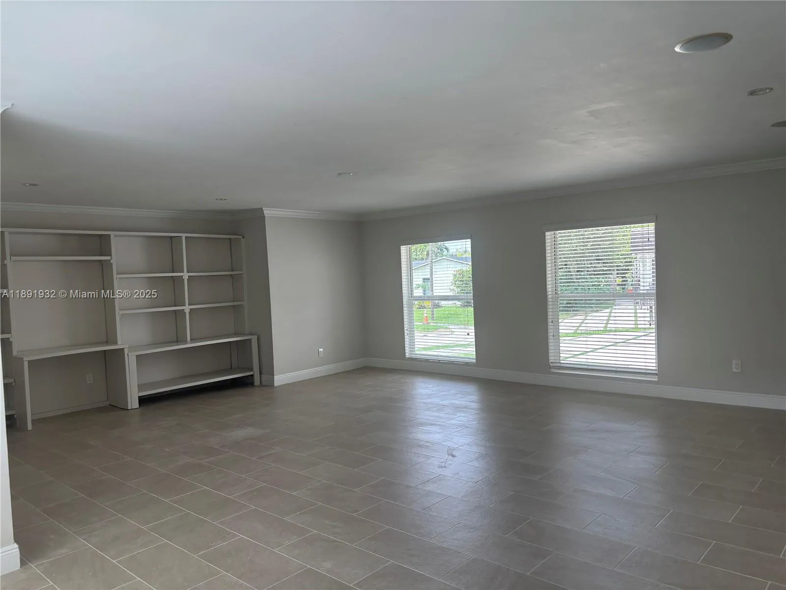 Miami, Florida 33173, United States, 4 Bedrooms Bedrooms, ,2 BathroomsBathrooms,Residential,Active,224107