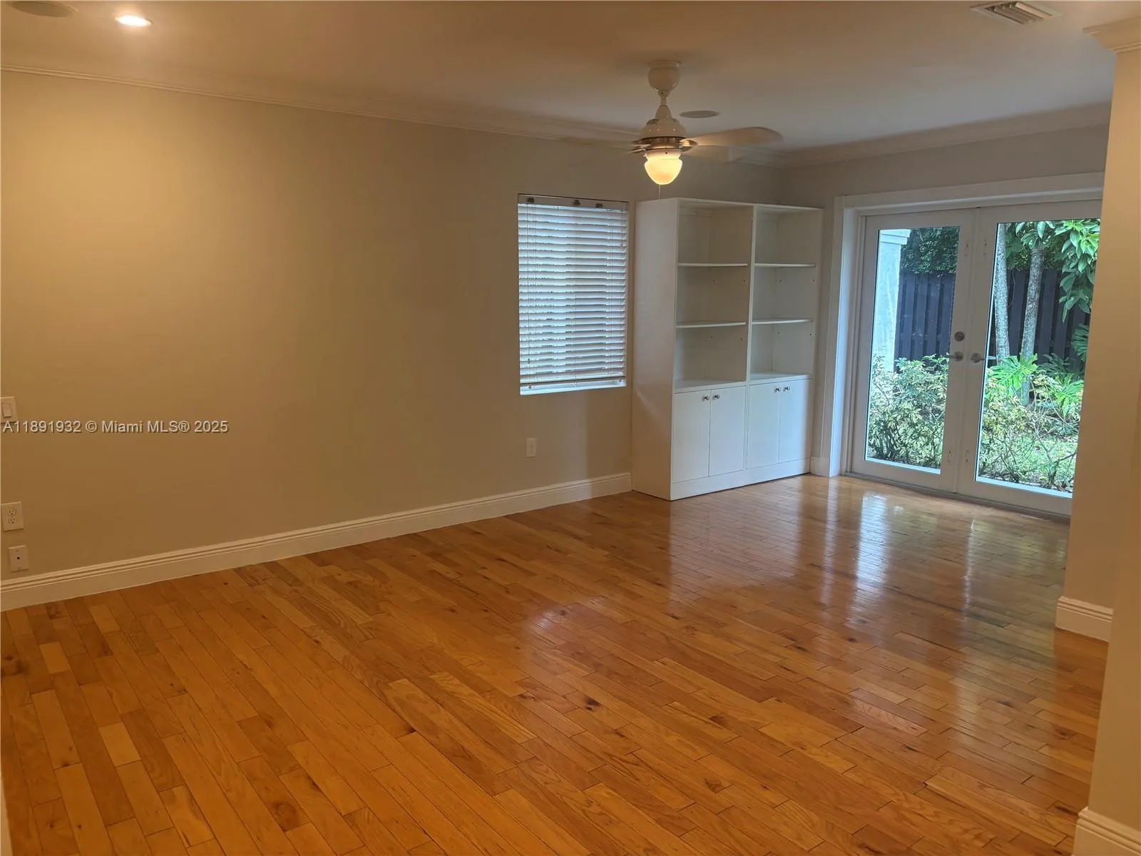 Miami, Florida 33173, United States, 4 Bedrooms Bedrooms, ,2 BathroomsBathrooms,Residential,Active,224107