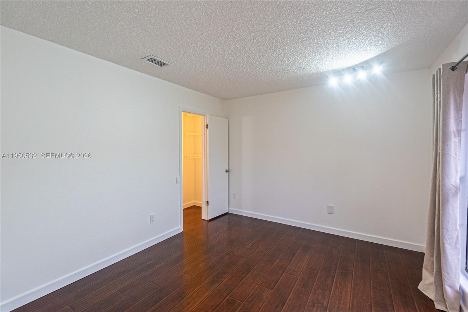 SNAPPER VILLAGE - Residential