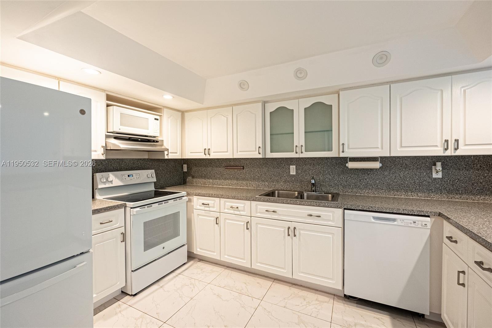 SNAPPER VILLAGE - Residential