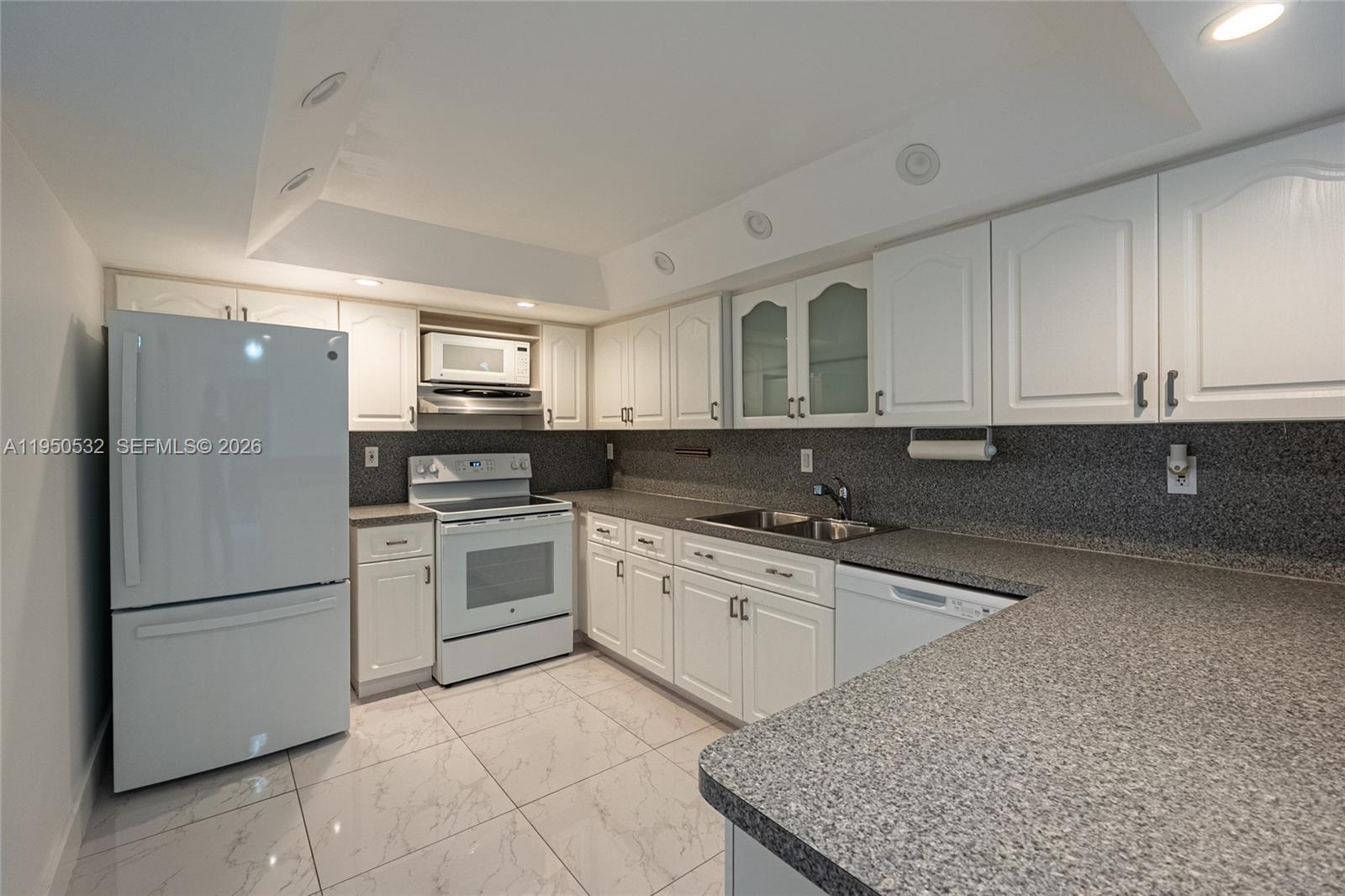 SNAPPER VILLAGE - Residential